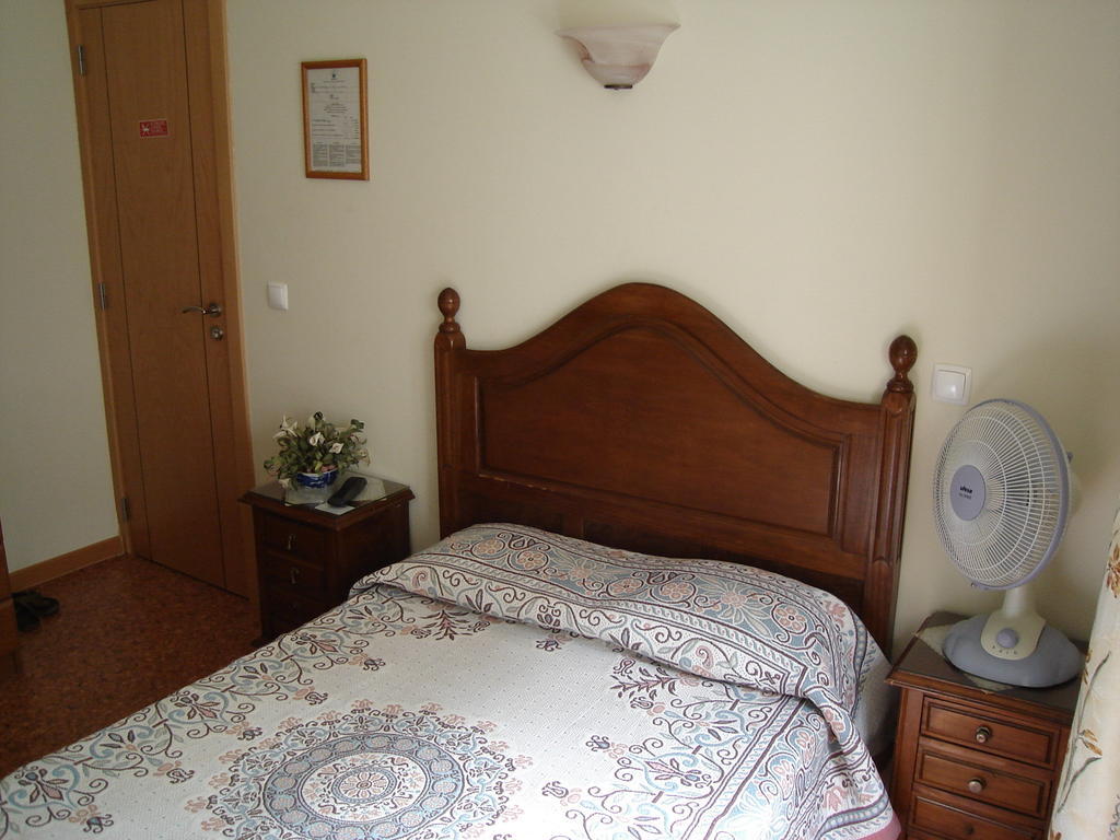 Perola Da Baixa Hotel Lisboa Стая снимка